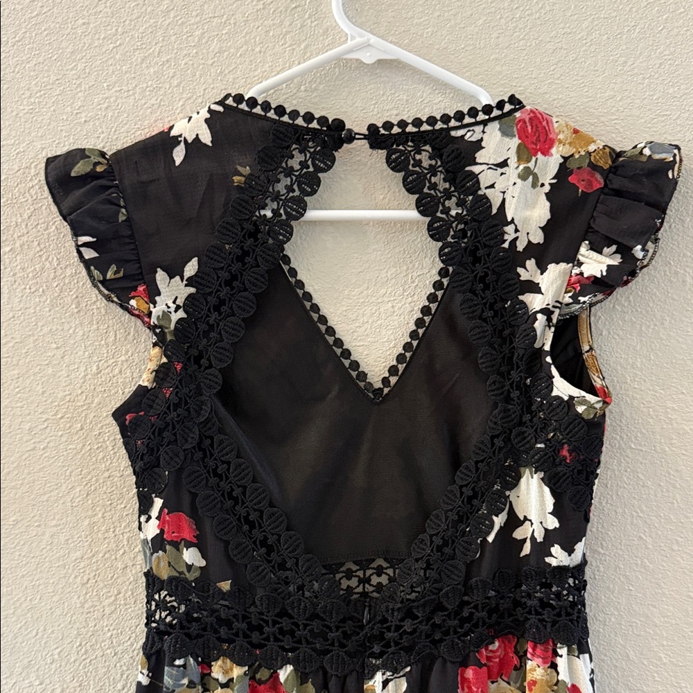 NWT Gorgeous Floral Black Maxi Dress Open Back Women Medium Lace Detail - Picture 7 of 17